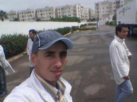 Nawfel est mon moniteur au Cahwlin con_fu mais c l'entemps