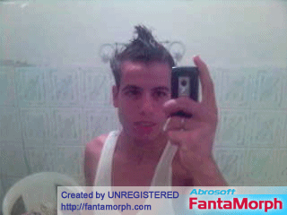 voila le garcan qui ganier a une beau coife